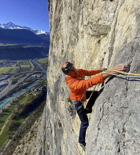 Mike Gabl in der Route "Tschi Tschi" an der Martinswand bei Innsbruck